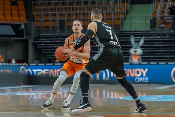 同时透露了 同时透露了